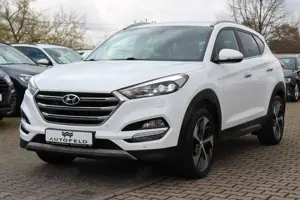 Hyundai TUCSON 1.6 4WD/VOLLSHEFT/AHK/XENON/WIFI/BT/