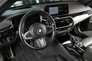 BMW 530 d xDr.M-Sportp.AHK.Glasd.DrivProf.Sitzbel. Bild 5