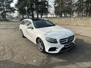 Mercedes-Benz E 220 d T (213.204) AMG line Panorama Wide Burmester