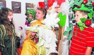 Ilonka Struve als Märchenerzäherin bei Strassentheatertagen Naumburg 2026 Mit-Mach-Theater gibt es i