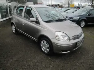 Toyota Yaris 4D,Klima,4Türer, ZV,Geringer Verbrauch! Bild 2