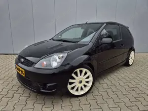 Ford Fiesta 2.0-16V ST