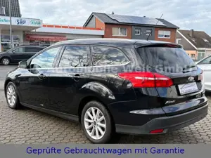 Ford Focus Turnier Titanium*KLIMA*PDC*BT*CARPLAY* Bild 4