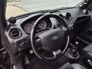 Ford Fiesta 2.0-16V ST Bild 3