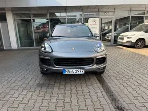 Porsche Cayenne Bild 2