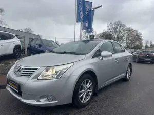 Toyota Avensis 1,8/EXECUT/2.HD/NAVI/KLIMAAUT/R.KAM/ALU/SERV.-NE