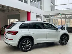 Skoda Kodiaq Sportline 4x4 DSG Virt.CP+360°+LED+Navi Bild 4