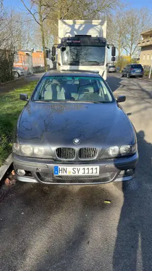 BMW 523 523i