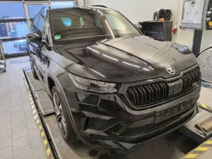Skoda Kodiaq RS PANO AHK ACC NAVI RFK SHZ Bild 2