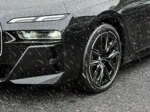 BMW i7 eDrive50 M Sportpaket Pro * Connoisseur Paket * Bo Bild 3