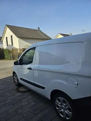 Ford Transit Courier Bild 4