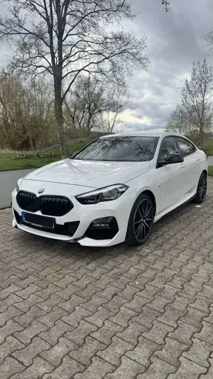 BMW 218