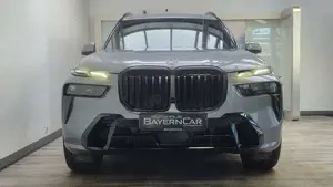 BMW X7 xDr40d M Sport Pro AHK Sky Integral Sitzlüft. Bild 2