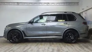 BMW X7 xDr40d M Sport Pro AHK Sky Integral Sitzlüft. Bild 3