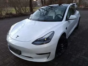 Tesla Model 3 Dual Motor Performance AWD EAP FSD 8-fach weiß/weiß wenig gelaufen