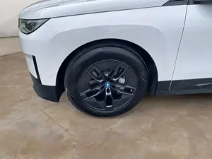 BMW iX xDrive50 + GARANTIE-bis-02.2030 Bild 3