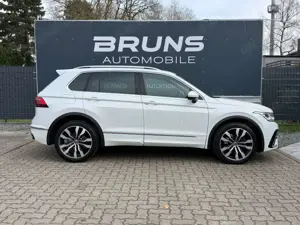 Volkswagen Tiguan R-Line eHybrid ACC HUD PANO AHK 20 Zoll Bild 2