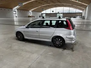Peugeot 206 Bild 2