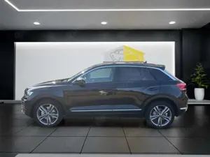 Volkswagen T-Roc Sport 4Motion Sport Navi LED Dyn. Kurvenlicht ACC Bild 2