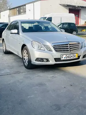 Mercedes-Benz E 200 CGI BlueEFFICIENCY Automatik Avantgarde
