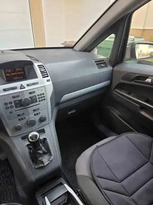 Opel Zafira Bild 4