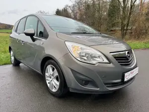 Opel Meriva B Design Edition*2.Hand*Klima*Navi*SHZ