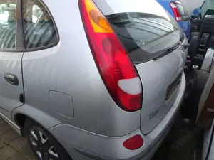 Nissan Almera Tino Bild 5