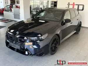 BMW M5 BMW M5 Touring 360° HuD BW AHK Sitbelüf. Carbon