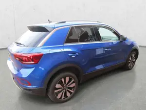 Volkswagen T-Roc Move DSG NAV LED APPLINK AC PDC APA ACC ALLSEASON