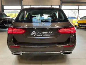 Mercedes-Benz E 200 d T Avantgarde LED Navi Kamera Teilleder Bild 5