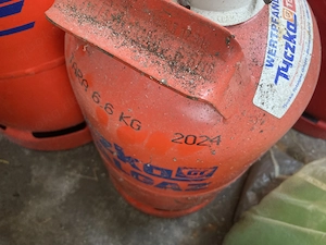 8 Gasflaschen für Selbstabholer