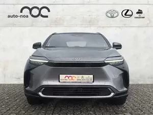 Toyota bZ4X AWD Panorama Navi Memory Sitze Soundsystem JBL 360 Bild 4