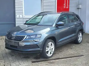 Skoda Karoq 1.0 TSI Style Climatronic PDC SHZ AHK Navi