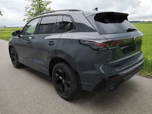 Volkswagen Tiguan 2.0 TDI DSG R-Line Head Up Black 360 AHK Bild 2