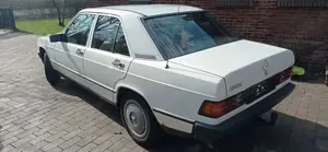Mercedes-Benz 190 190 E Bild 3