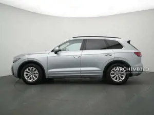 Volkswagen Touareg V6 Elegance LEDER KAM 360° HUD NAVI VIRT Bild 5