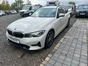 BMW 320 Baureihe 3 Touring 320 d Sport Line Steptron Bild 2