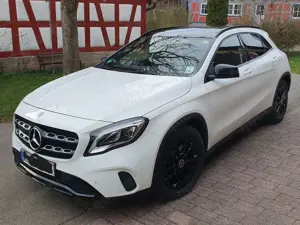 Mercedes-Benz GLA 220 GLA 4Matic 7G-DCT UrbanStyle Edition