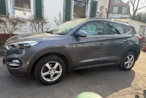 Hyundai TUCSON Tucson 1.6 Turbo 4WD Premium 4WD Panorama Klima v + h Sitzheizung v + h Anhängerkuppl