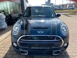 MINI Cooper SD /AUT/PANO/SHZ/HEAD-UP/GARANTIE