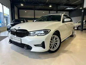 BMW 320 d Sport Line*PANO*RHKAM*LEDER*LIVECOCKPIT*