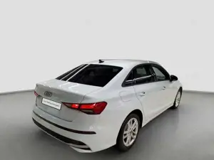 Audi A3 Limousine 35 TDI S tr LED FLA KeyLess LM Bild 3