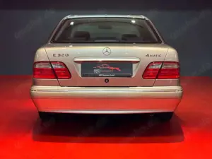 Mercedes-Benz E 320 E320/3.2 V6 224PS/4MATIC/ELEGANCE/TRAVERTINBEIGE Bild 2