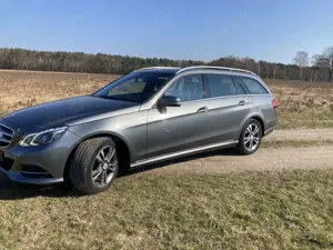 Mercedes-Benz E 220 E-Klasse T-Modell Diesel T CDI DPF BlueEFFICIENCY Bild 5