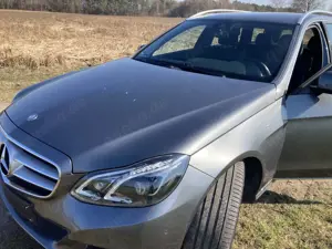 Mercedes-Benz E 220 E-Klasse T-Modell Diesel T CDI DPF BlueEFFICIENCY Bild 2