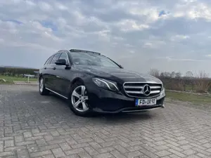 Mercedes-Benz E 220 d T 9G-TRONIC