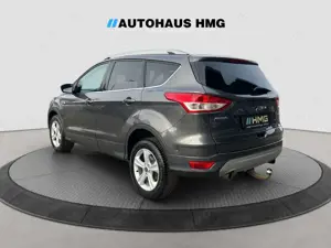 Ford Kuga 4x4 Trend Aut. *SITZHZ*PDC*TEMPOMAT*AHK* Bild 3