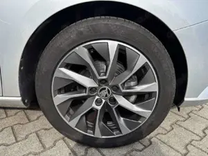 Skoda Fabia Fabia KB 1.0 TSI Best Of *NAVI*SHZ+PDC*GAR 2028 Bild 4