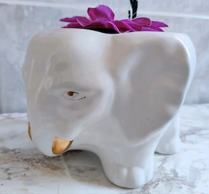 Vase, Dekotopf in Form eines Elefanten - VB 19,90 Eur.