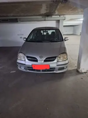 Nissan Almera Tino